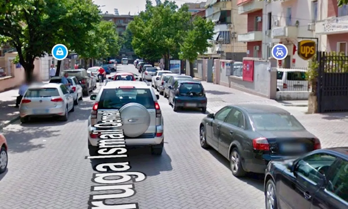 Shtepi ne shitje Apartament ne Tirane, 3+1, Mobilimi Pjeserisht e mobiluar, Pagesa 550,000  Euro.