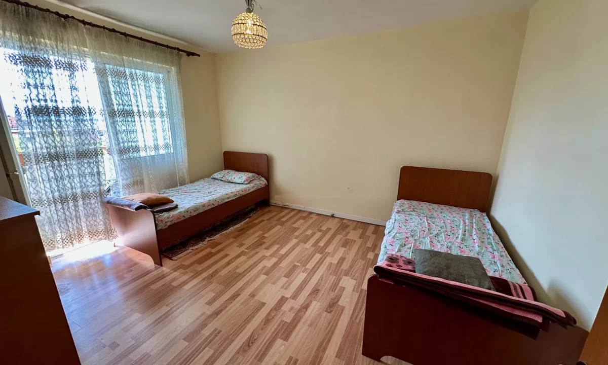 Shtepi ne shitje Apartament ne Tirane, 2+1, Mobilimi E mobiluar, Pagesa 118,000  Euro.