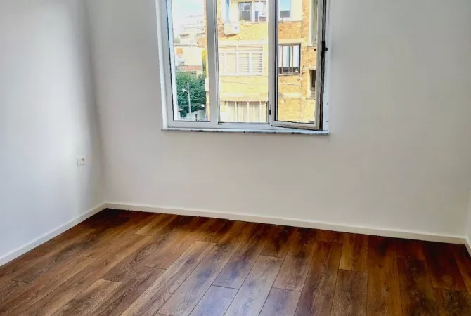 Shtepi ne shitje Apartament ne Tirane, 2+1, Mobilimi Bosh, pa mobiluar, Pagesa 155,000  Euro.