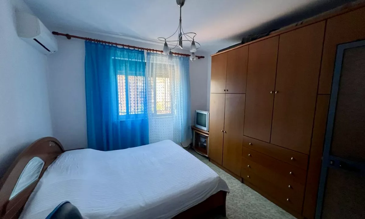 Shtepi ne shitje Apartament ne Tirane, 1+1, Mobilimi Bosh, pa mobiluar, Pagesa 107,000  Euro.