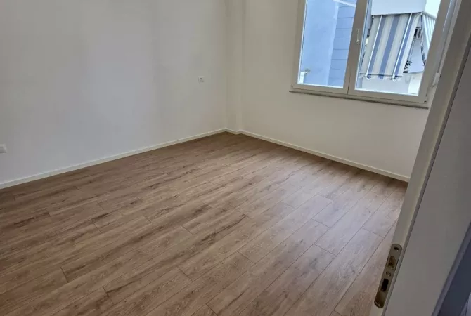 Shitet Apartament 2+1+2 te Rr, Kavajes