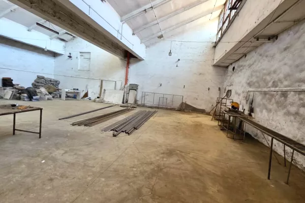 Business Property for Rent 4+1 in Tirana - 1,300 Euro