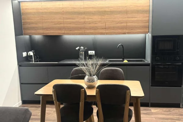 Shtepi me qera Apartament ne Tirane, 2+1, Mobilimi E mobiluar, Pagesa 750  Euro.