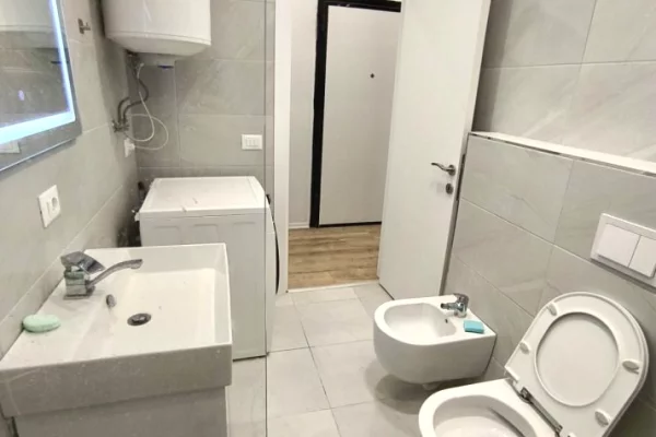 Shtepi ne shitje Apartament ne Tirane, 1+1, Mobilimi E mobiluar, Pagesa 165,000  Euro.