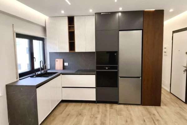 Shtepi ne shitje Apartament ne Tirane, 1+1, Mobilimi E mobiluar, Pagesa 165,000  Euro.