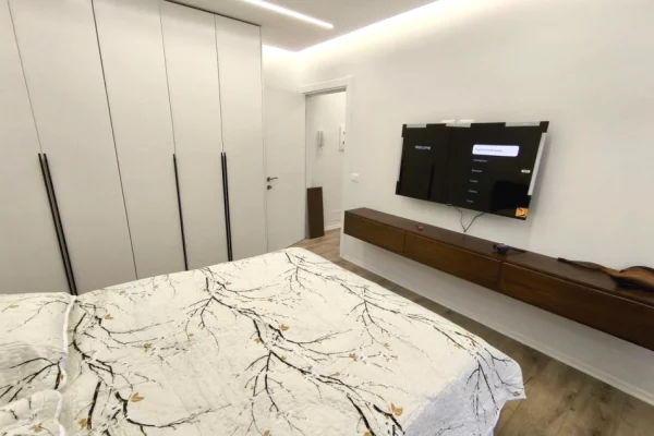 Shtepi ne shitje Apartament ne Tirane, 1+1, Mobilimi E mobiluar, Pagesa 165,000  Euro.