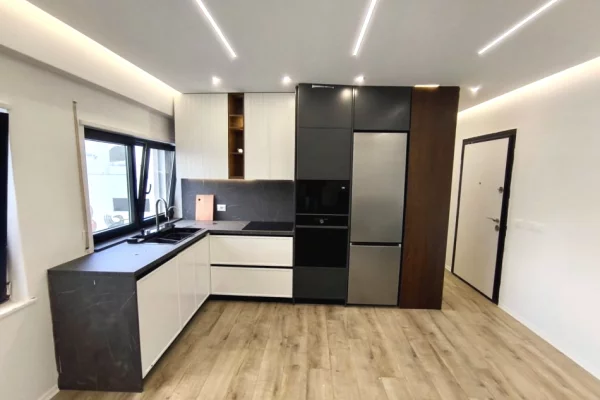 Shtepi ne shitje Apartament ne Tirane, 1+1, Mobilimi E mobiluar, Pagesa 165,000  Euro.