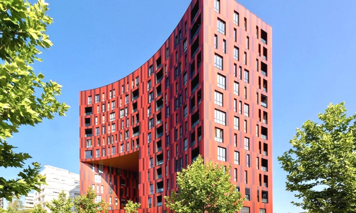 Shtepi ne shitje Apartament ne Tirane, 2+1, Mobilimi Bosh, pa mobiluar, Pagesa 515,000  Euro.