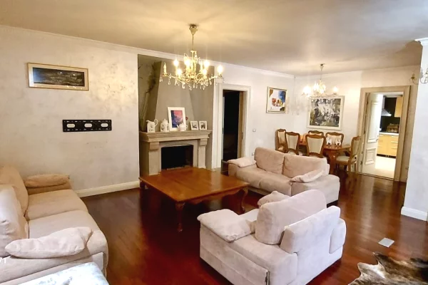 Shtepi ne shitje Penthose(kati i fundit panoramik) ne Tirane, 3+1, Mobilimi E mobiluar, Pagesa 598,000  Euro.