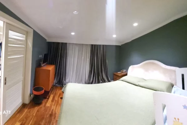 Shtepi ne shitje Penthose(kati i fundit panoramik) ne Tirane, 3+1, Mobilimi E mobiluar, Pagesa 598,000  Euro.