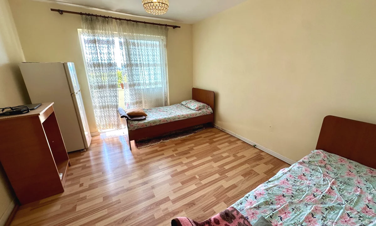 Shtepi ne shitje Apartament ne Tirane, 2+1, Mobilimi E mobiluar, Pagesa 118,000  Euro.