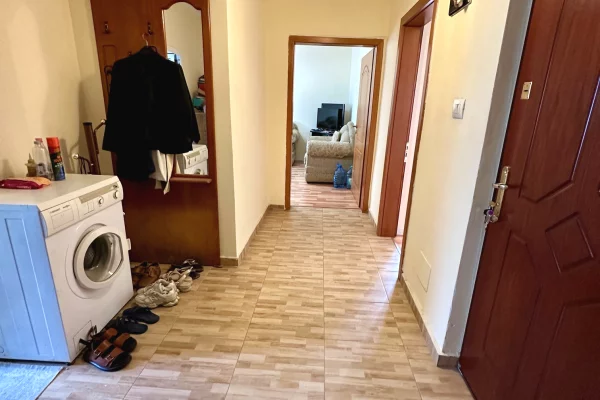 Shtepi ne shitje Apartament ne Tirane, 2+1, Mobilimi E mobiluar, Pagesa 118,000  Euro.