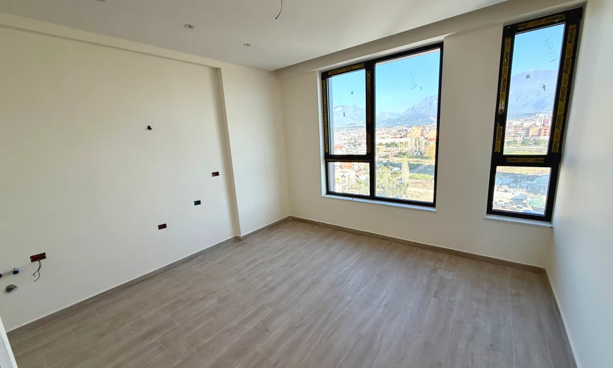 Apartment for sale in Tirana 3+1, Emty