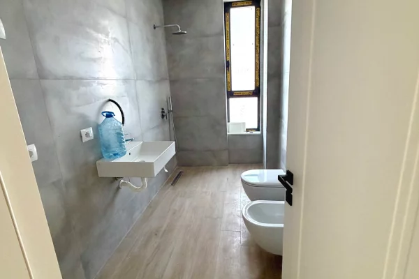 Apartment for sale in Tirana 3+1, Emty