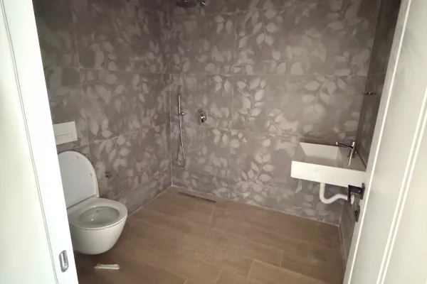 Apartment for sale in Tirana 3+1, Emty