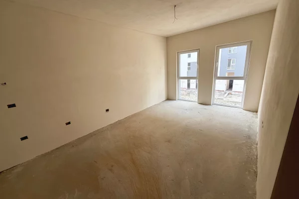 Shitet Apartament 2+1+2 te Caza Italia