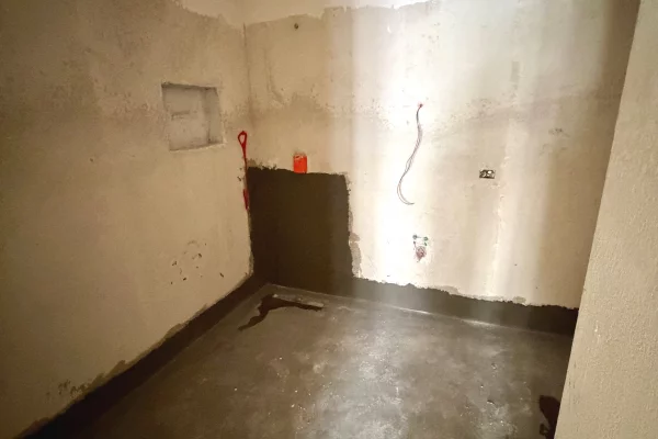 Shtepi ne shitje Apartament ne Tirane, 2+1, Mobilimi Bosh, pa mobiluar, Pagesa 133,000  Euro.