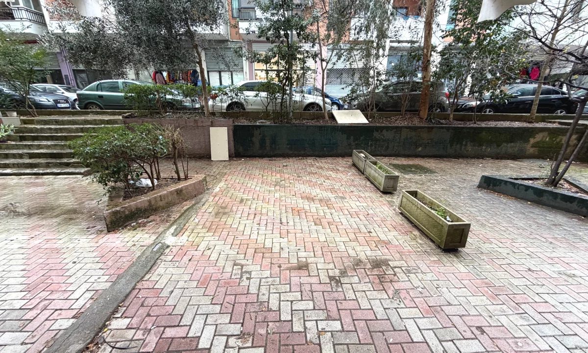 Shitet Dyqan ne Yzberisht