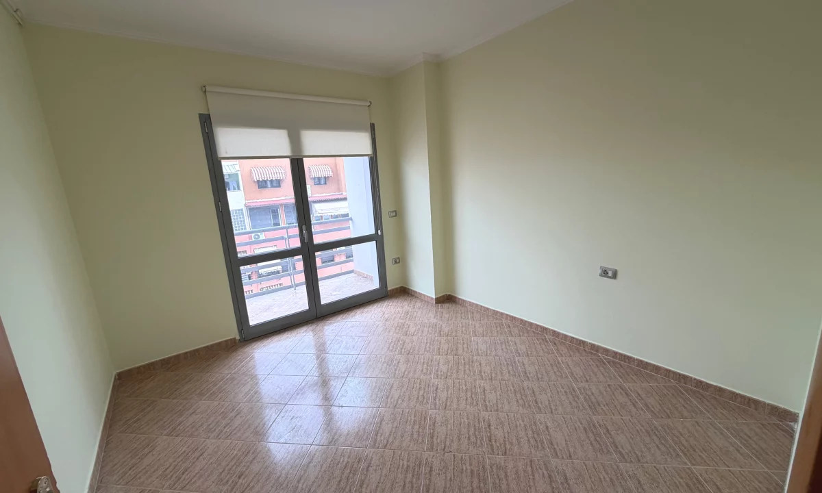 Qera Ambjent te Zogu i Zi