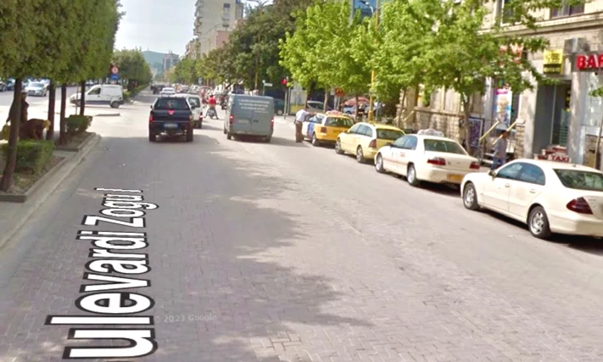 Shitet Dyqan ne Qender