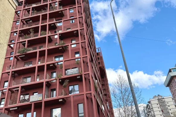 Ambiente Commerciale in Vendita 1+1 a Tirana - 270,000 Euro