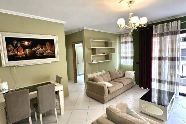 Shtepi ne shitje Apartament ne Tirane, 2+1, Mobilimi E mobiluar, Pagesa 165,000  Euro.