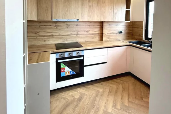 Shtepi ne shitje Apartament ne Tirane, 2+1, Mobilimi E mobiluar, Pagesa 250,000  Euro.