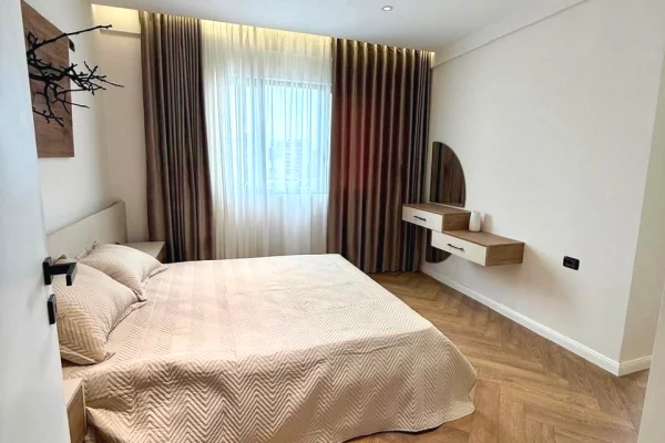 Shtepi ne shitje Apartament ne Tirane, 2+1, Mobilimi E mobiluar, Pagesa 250,000  Euro.