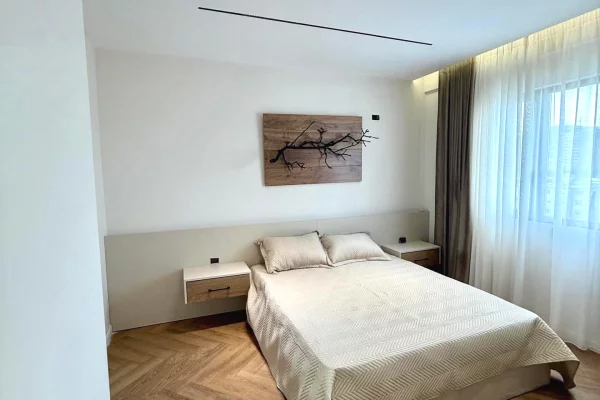 Shtepi ne shitje Apartament ne Tirane, 2+1, Mobilimi E mobiluar, Pagesa 250,000  Euro.