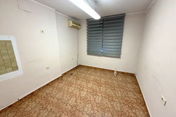 Ambient biznesi me qera 3+1 ne Tirane - 60,000 Leke
