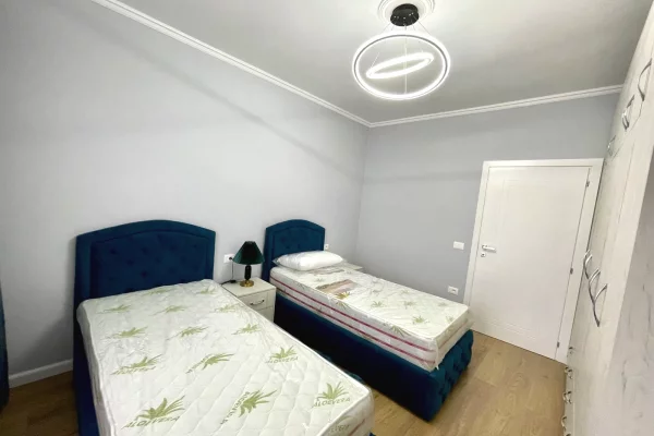 Shtepi me qera Apartament ne Tirane, 2+1, Mobilimi E mobiluar, Pagesa 97,000  Leke.