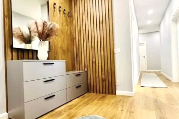 Shtepi me qera Apartament ne Tirane, 2+1, Mobilimi E mobiluar, Pagesa 97,000  Leke.