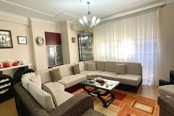 Shtepi me qera Apartament ne Tirane, 2+1, Mobilimi E mobiluar, Pagesa 60,000  Leke.