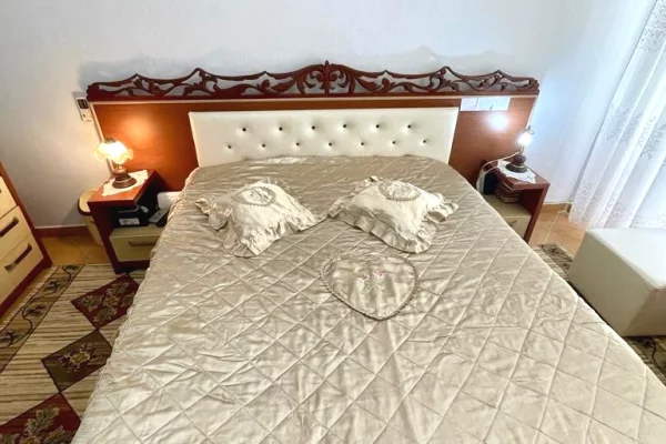 Shtepi me qera Apartament ne Tirane, 2+1, Mobilimi E mobiluar, Pagesa 60,000  Leke.