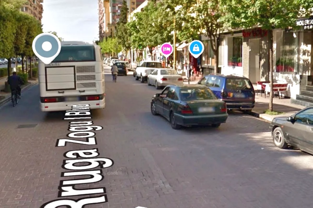 Shitet Ambjent Biznesi te Blv Zogu 1 Qender