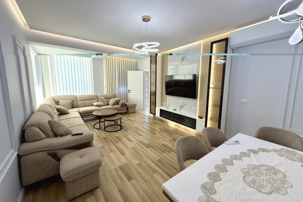 Shtepi me qera Shtepi Private ne Tirane, 2+1, Mobilimi E mobiluar, Pagesa 2,000  Euro.
