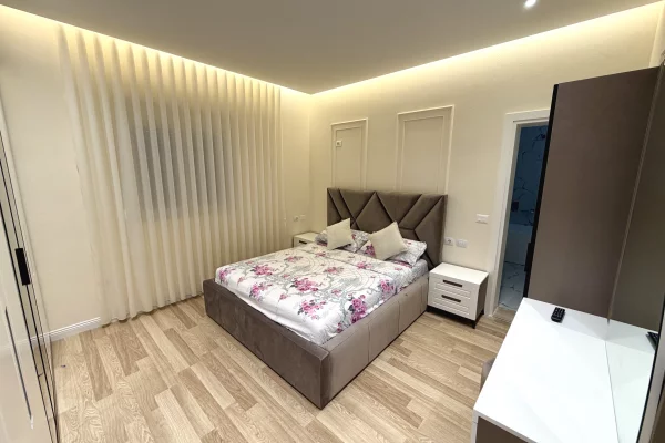 Shtepi me qera Shtepi Private ne Tirane, 2+1, Mobilimi E mobiluar, Pagesa 2,000  Euro.