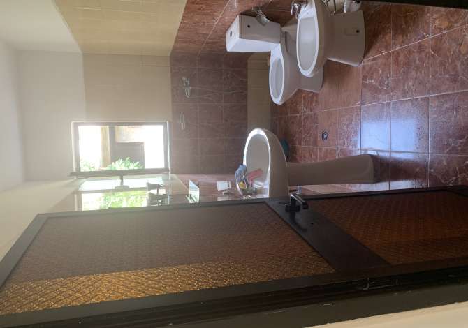 Shtepi me qera Shtepi Private ne Tirane, 2+1, Mobilimi Pjeserisht e mobiluar, Pagesa 30,000  Leke.