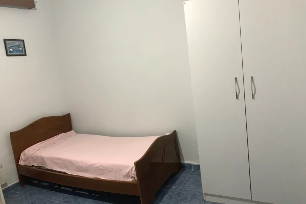 Shtepi me qera Shtepi Private ne Tirane, 2+1, Mobilimi Pjeserisht e mobiluar, Pagesa 30,000  Leke.