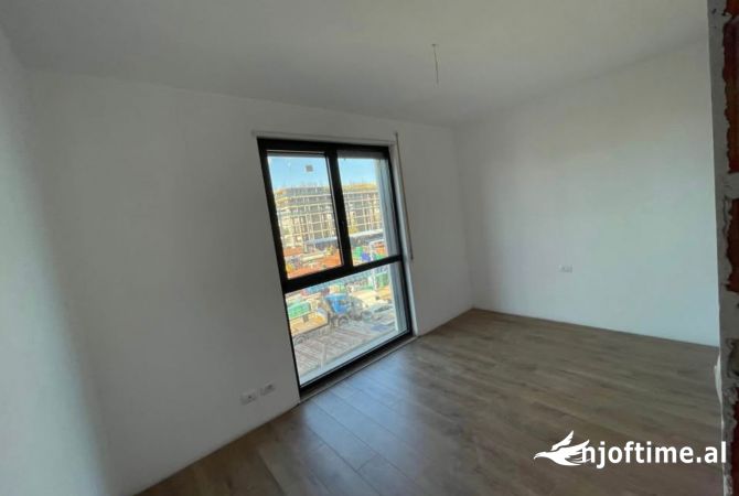 Shtepi ne shitje Apartament ne Tirane, 2+1, Mobilimi Bosh, pa mobiluar, Pagesa 141,000  Euro.