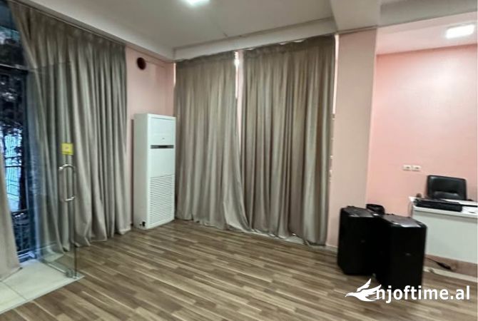 Business Property in Sale 3+1 in Tirana - 280,000 Euro