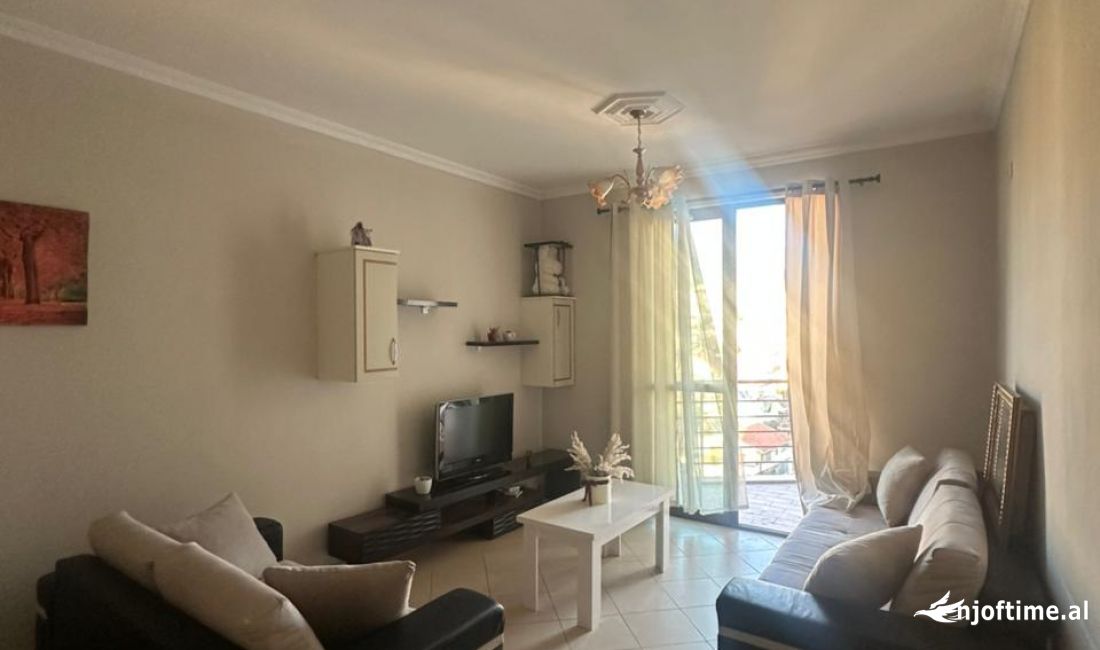 Shtepi ne shitje Apartament ne Tirane, 2+1, Mobilimi E mobiluar, Pagesa 150,000  Euro.