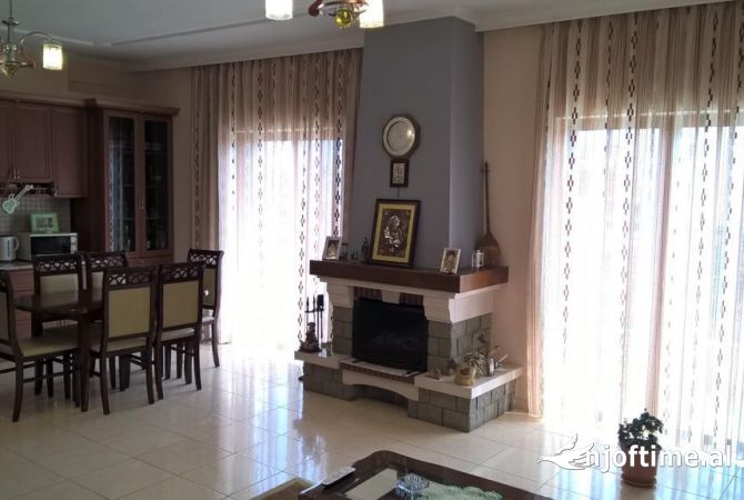 Shtepi ne shitje Shtepi Private ne Tirane, 3+1, Mobilimi E mobiluar, Pagesa 365,000  Euro.