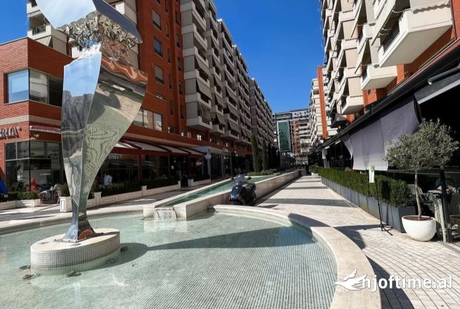 Ambiente Commerciale in Vendita 1+1 a Tirana - 368,500 Euro