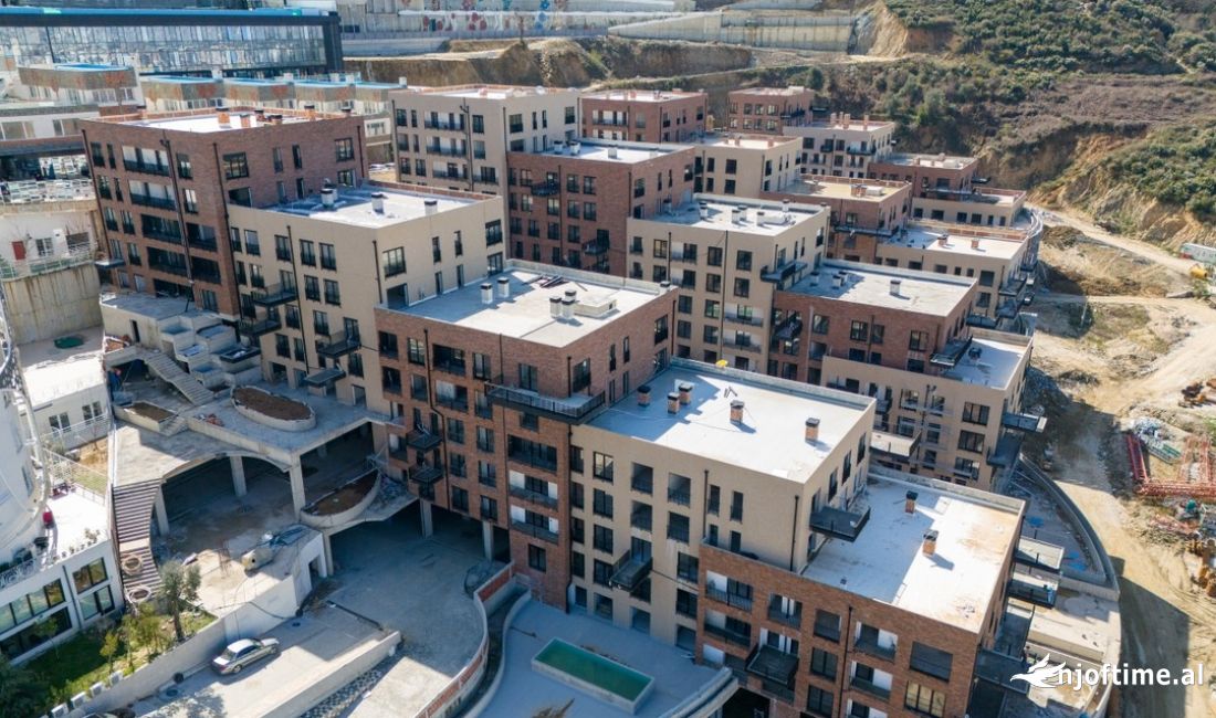 Shtepi ne shitje Apartament ne Tirane, 2+1, Mobilimi Bosh, pa mobiluar, Pagesa 220,000  Euro.