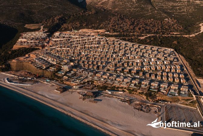 Shtepi ne shitje Vila Luksoze ne Vlore, 2+1, Mobilimi Bosh, pa mobiluar, Pagesa 1,000,000  Euro.