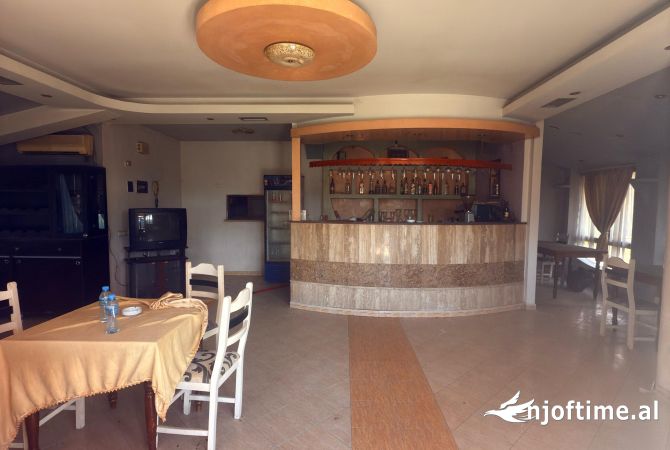 Ambiente Commerciale in Affitto 2+1 a Tirana - 1,500 Euro