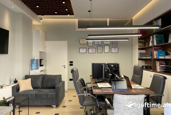 🔑Shitet Ambient Biznesi tek Komuna e Parisit 🌟…