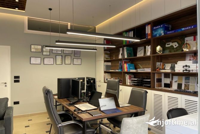 🔑Shitet Ambient Biznesi tek Komuna e Parisit 🌟…