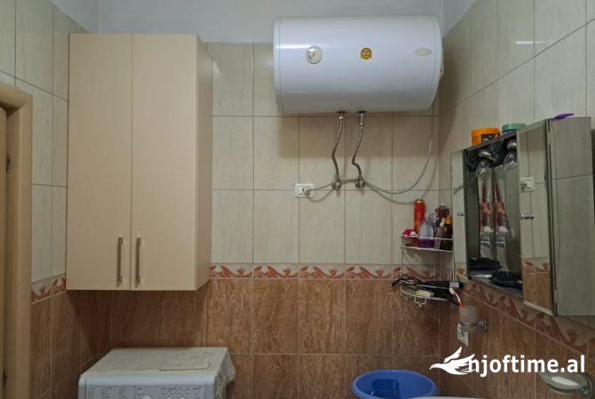 Shtepi ne shitje Apartament ne Tirane, 1+1, Mobilimi E mobiluar, Pagesa 100,000  Euro.